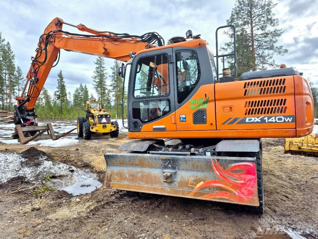 Doosan DX 140 W-3 Bagri na kolesih