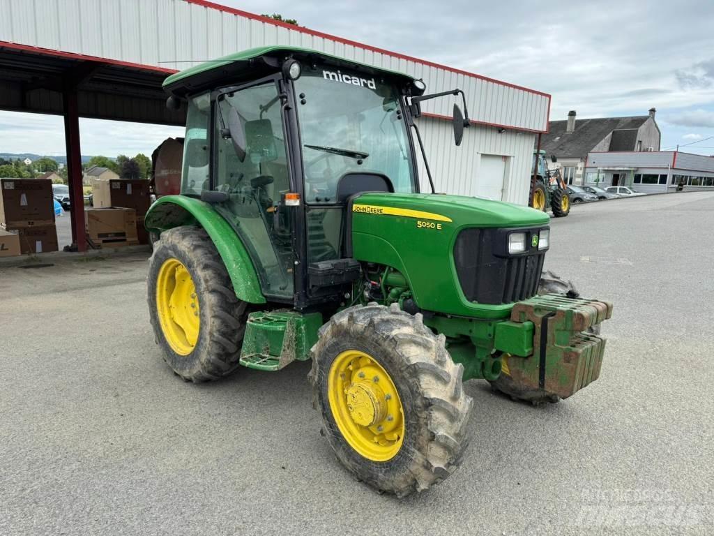 John Deere 5050E Traktorji