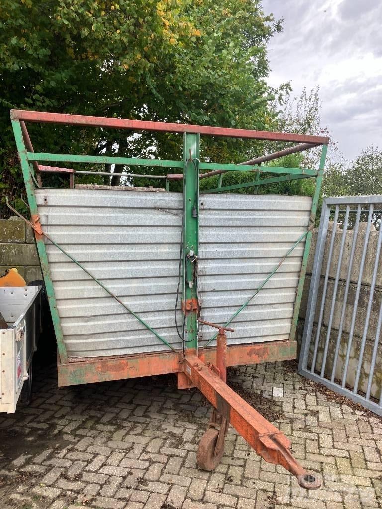 Veewagen  Prikolice za prevoz živine