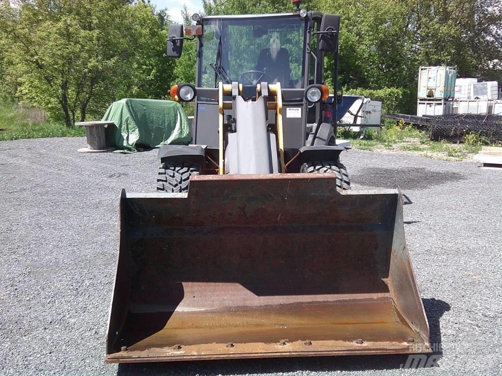 Mecalac AX 850 Kolesni nakladalci