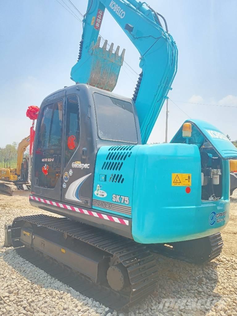 Kobelco sk75-8 Bagri goseničarji