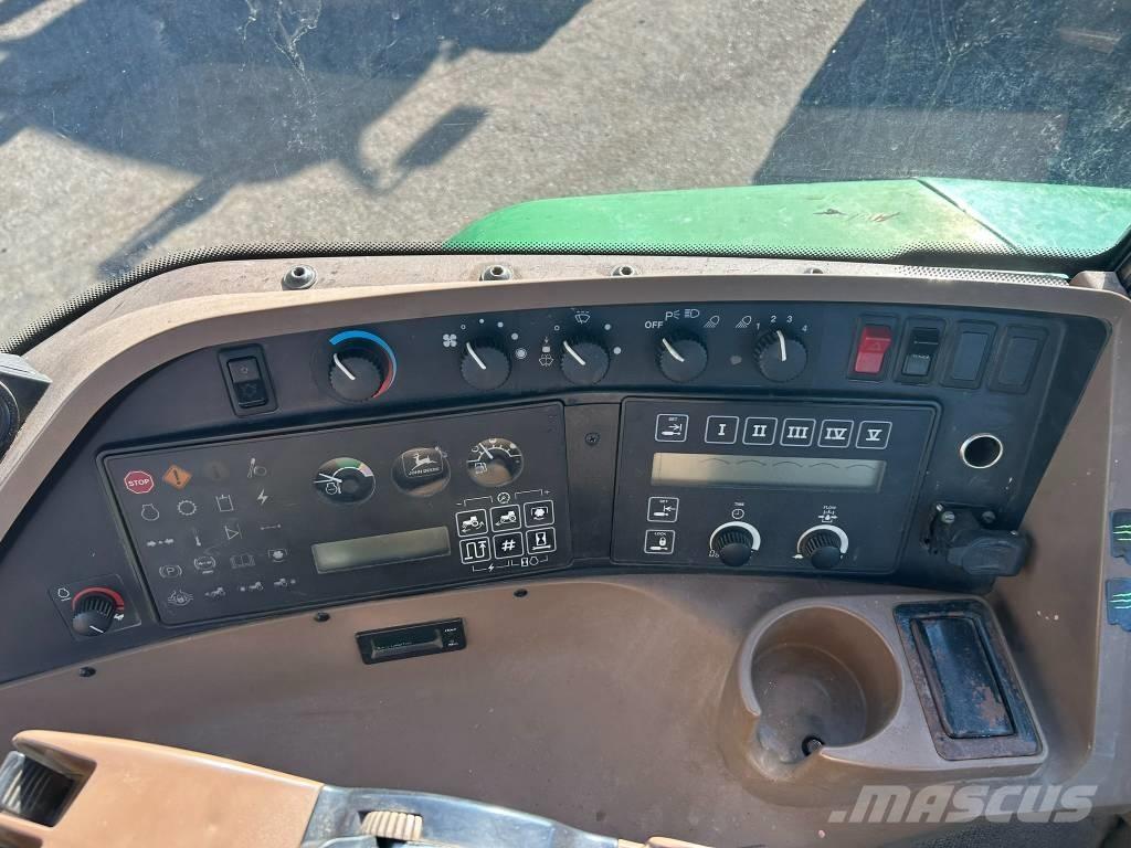 John Deere 8200 Traktorji