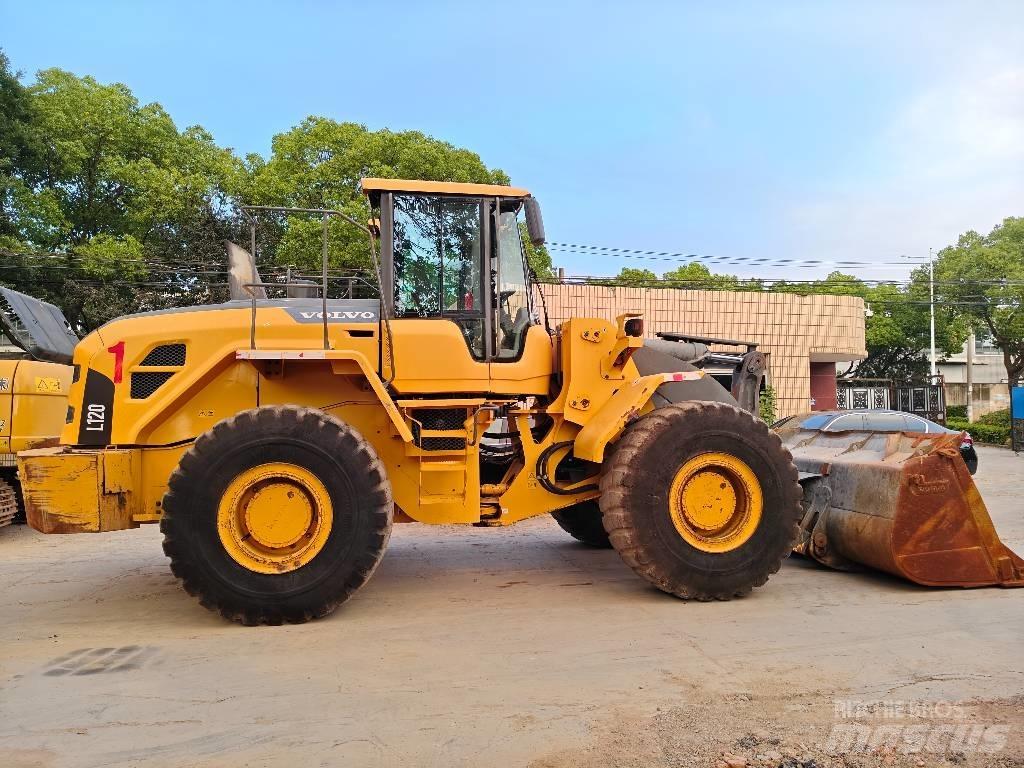 Volvo L 120 Kolesni nakladalci
