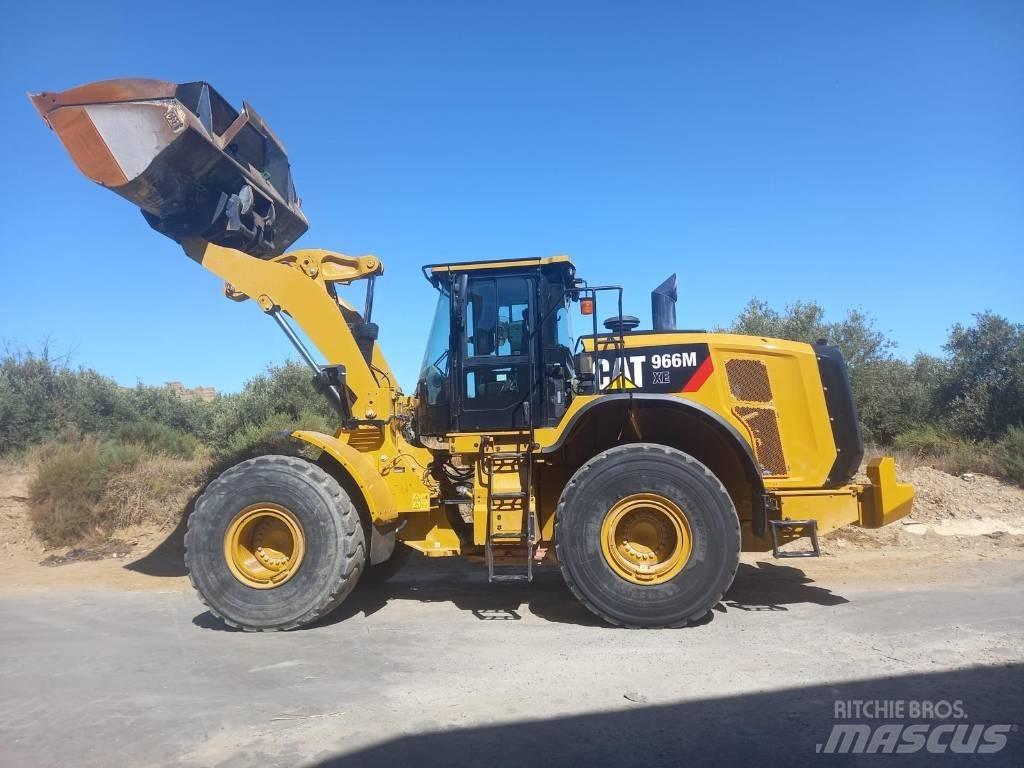 CAT 966 M Kolesni nakladalci