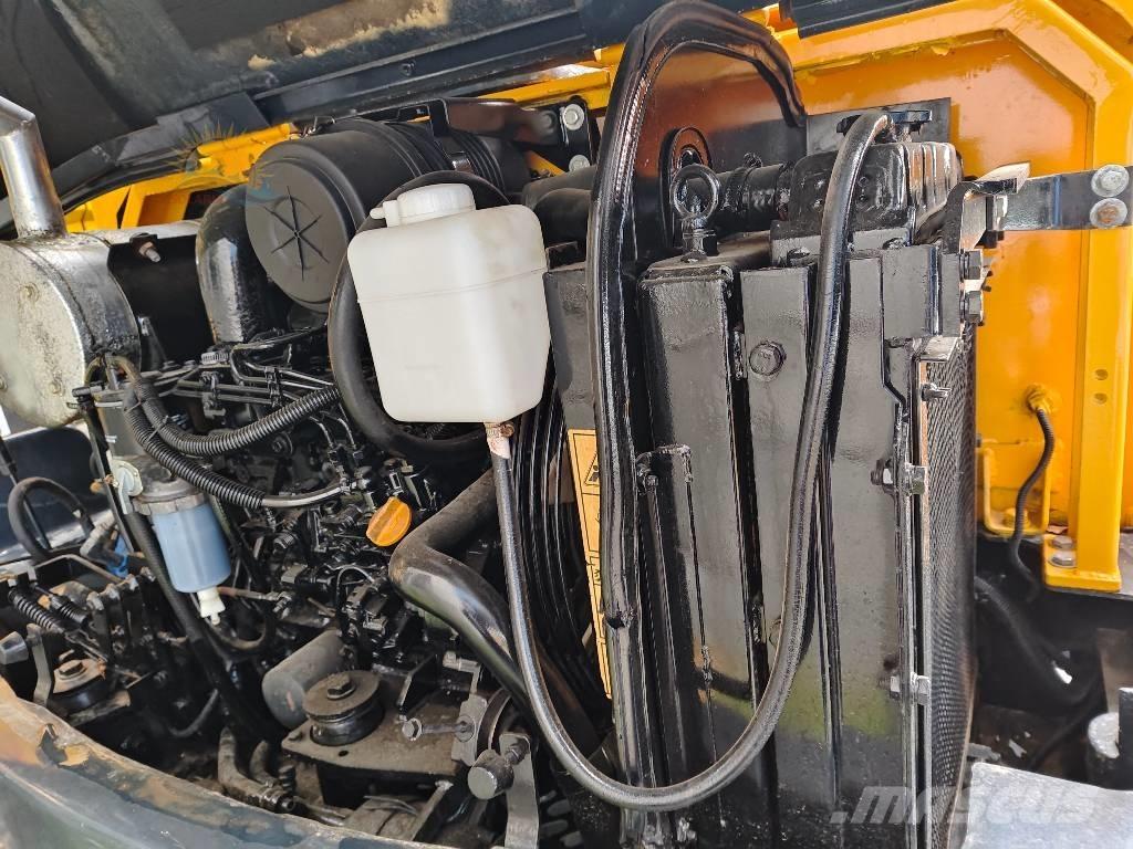 Hyundai R60W Bagri na kolesih
