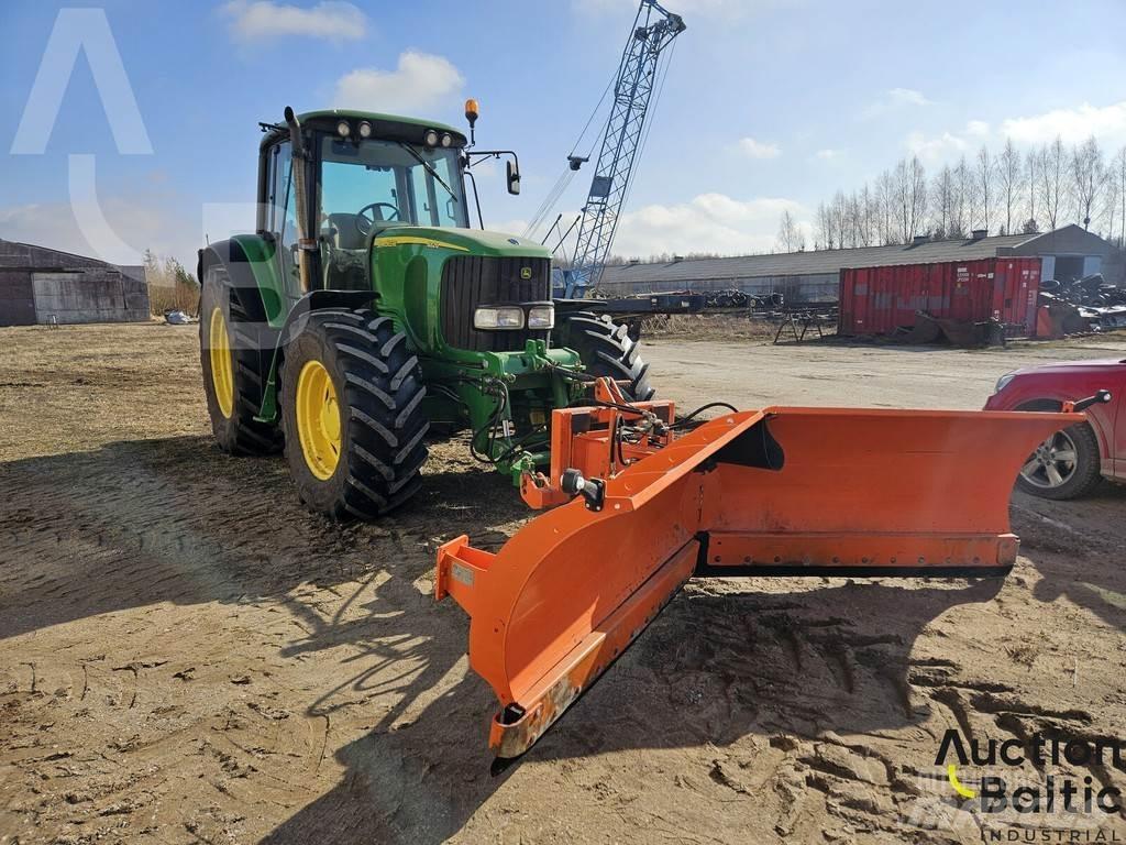 John Deere 6820 Traktorji