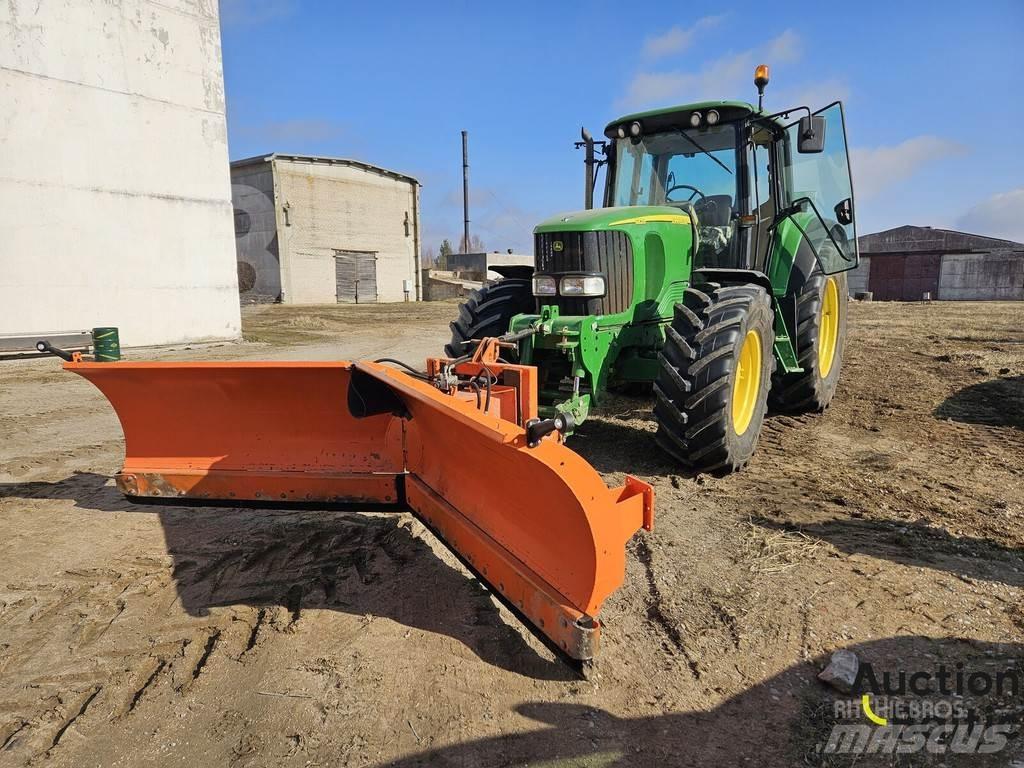 John Deere 6820 Traktorji