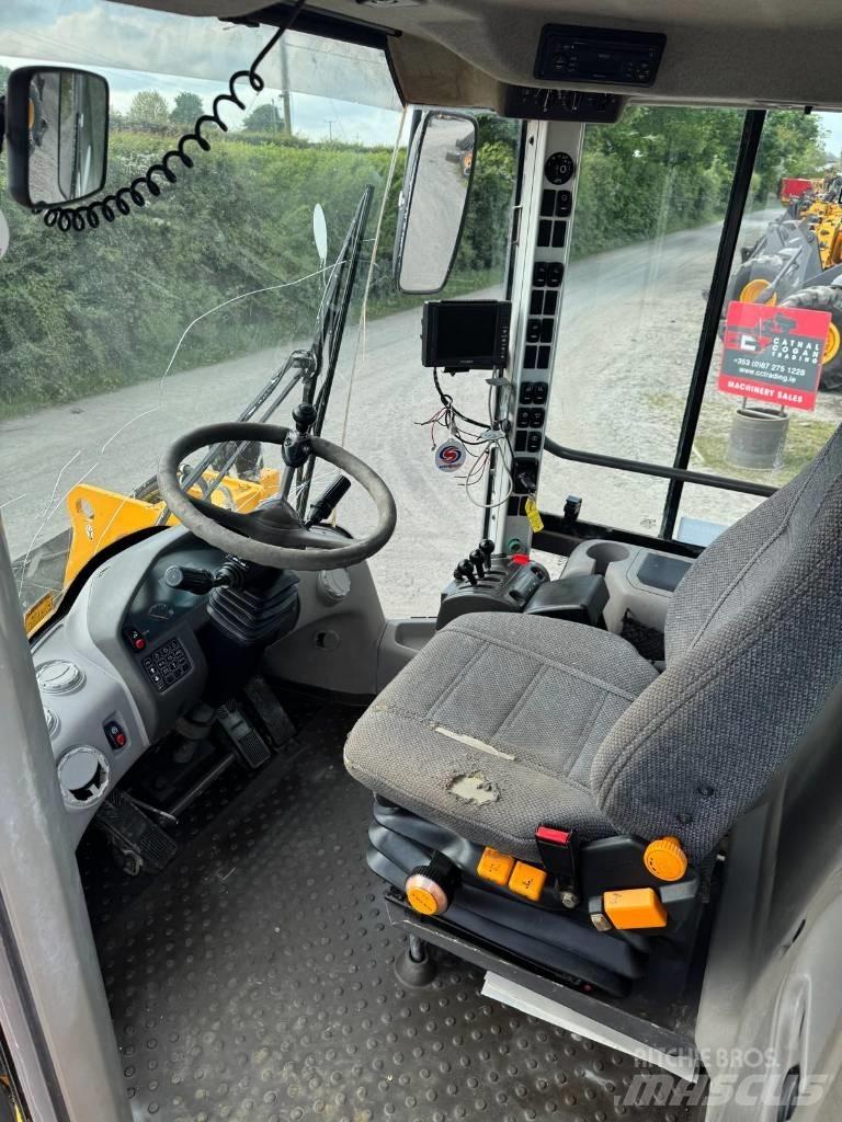 Volvo L 120 F Kolesni nakladalci