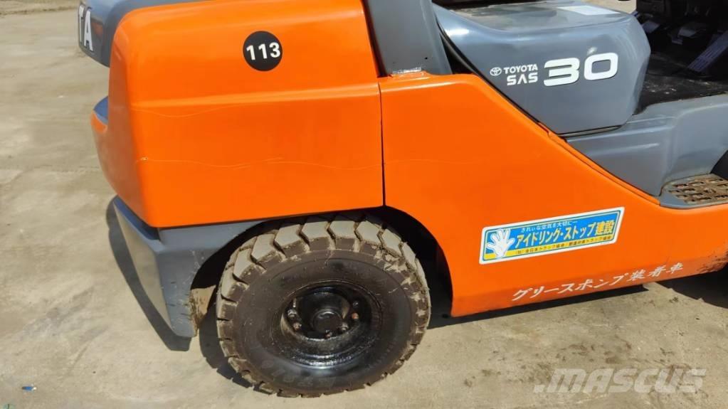 Toyota FD30 Dizelski viličarji