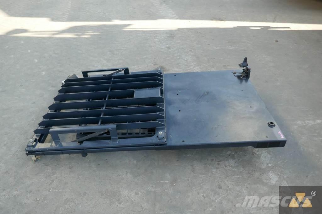 CAT 357-4102 Kabine in notranjost