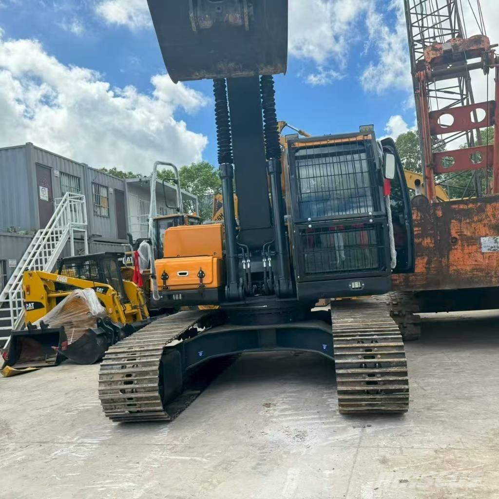 Hyundai 220 Midi bagri 7t – 12t