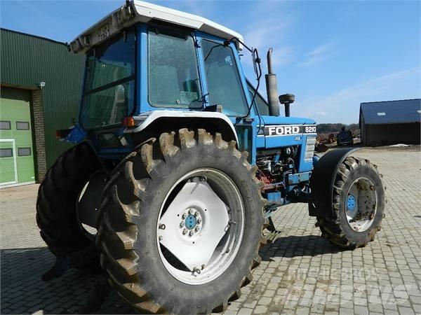 Ford 8210 Traktorji