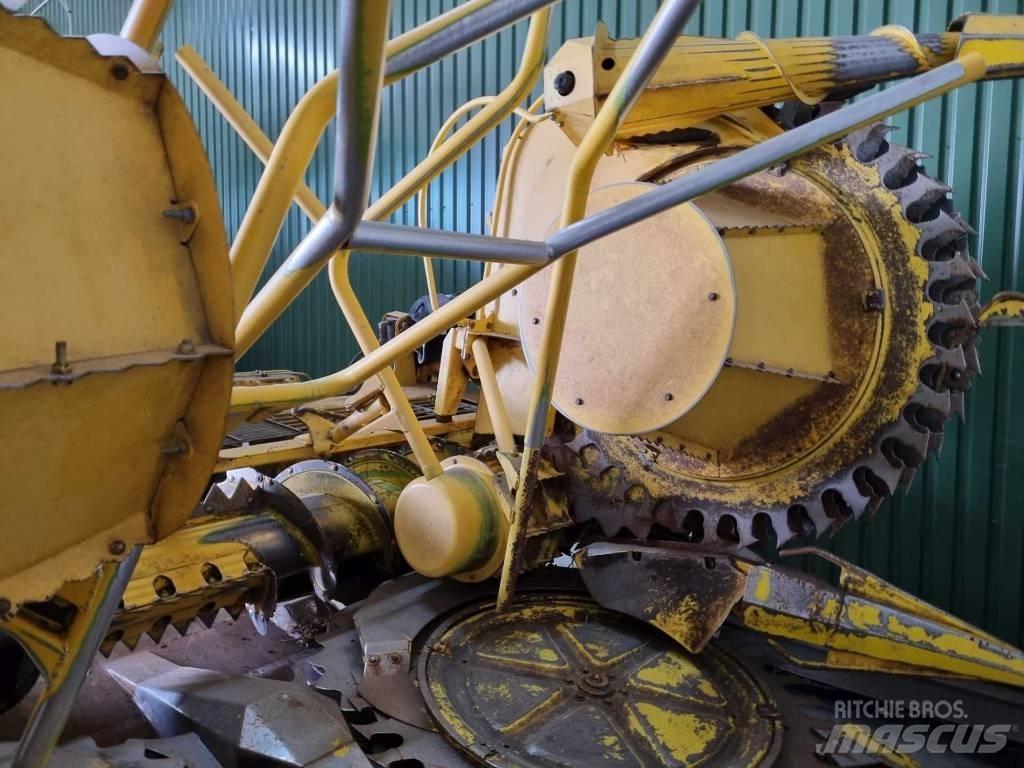New Holland FR 9050 Stroji za krmo na lastni pogon