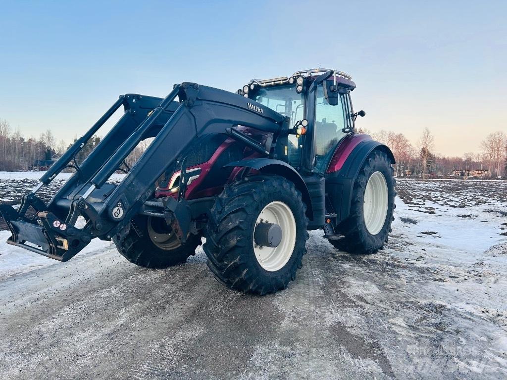 Valtra T 215 Active Traktorji