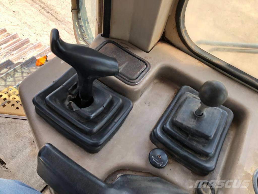 CAT D 5 M XL Buldožerji goseničarji