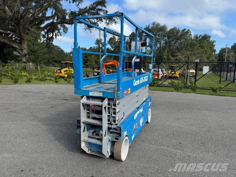 Genie GS 2632 Škarjaste dvižne ploščadi