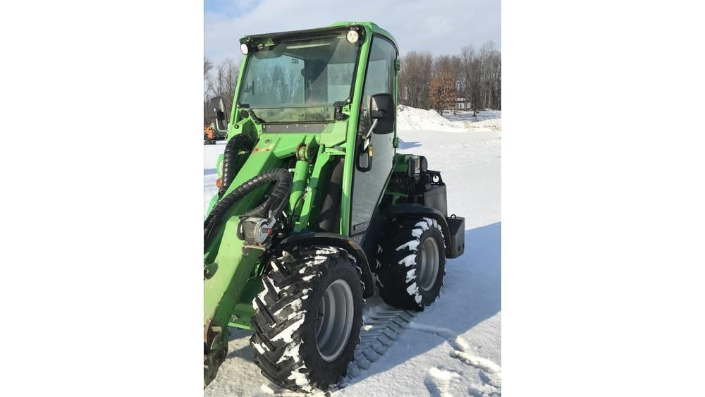 Avant 755 Kolesni nakladalci