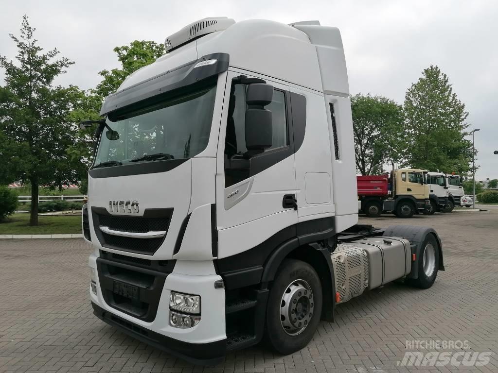 Iveco AS 440 ST/P Vlačilci