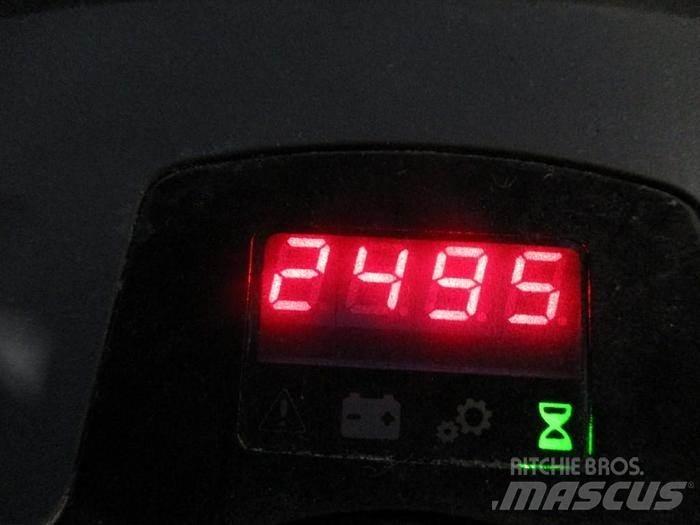 BT LPE 200 Električni nizko dvižni viličar s stojiščem