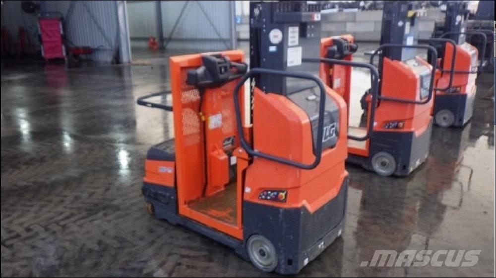JLG DSP-M Visokodvižni komisionirni viličar