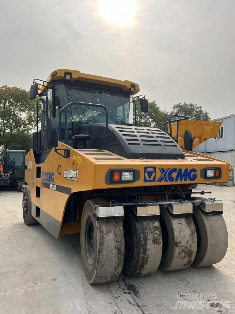 XCMG XP 303 Oprema za polaganje in upravljanje