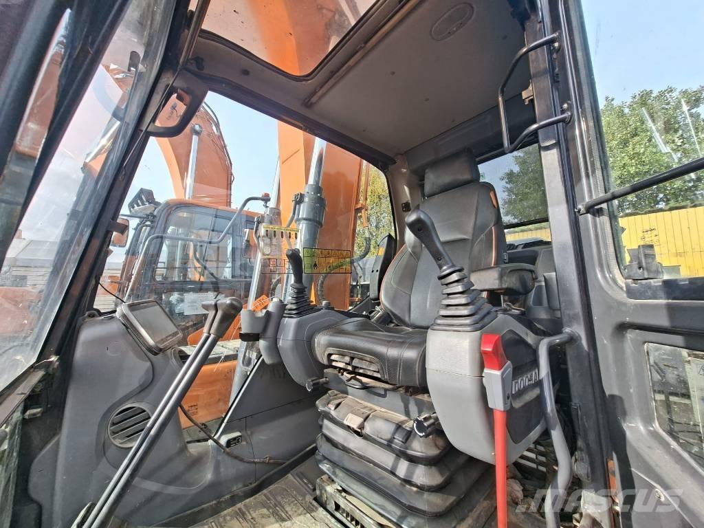 Doosan DX 140 LC Bagri goseničarji