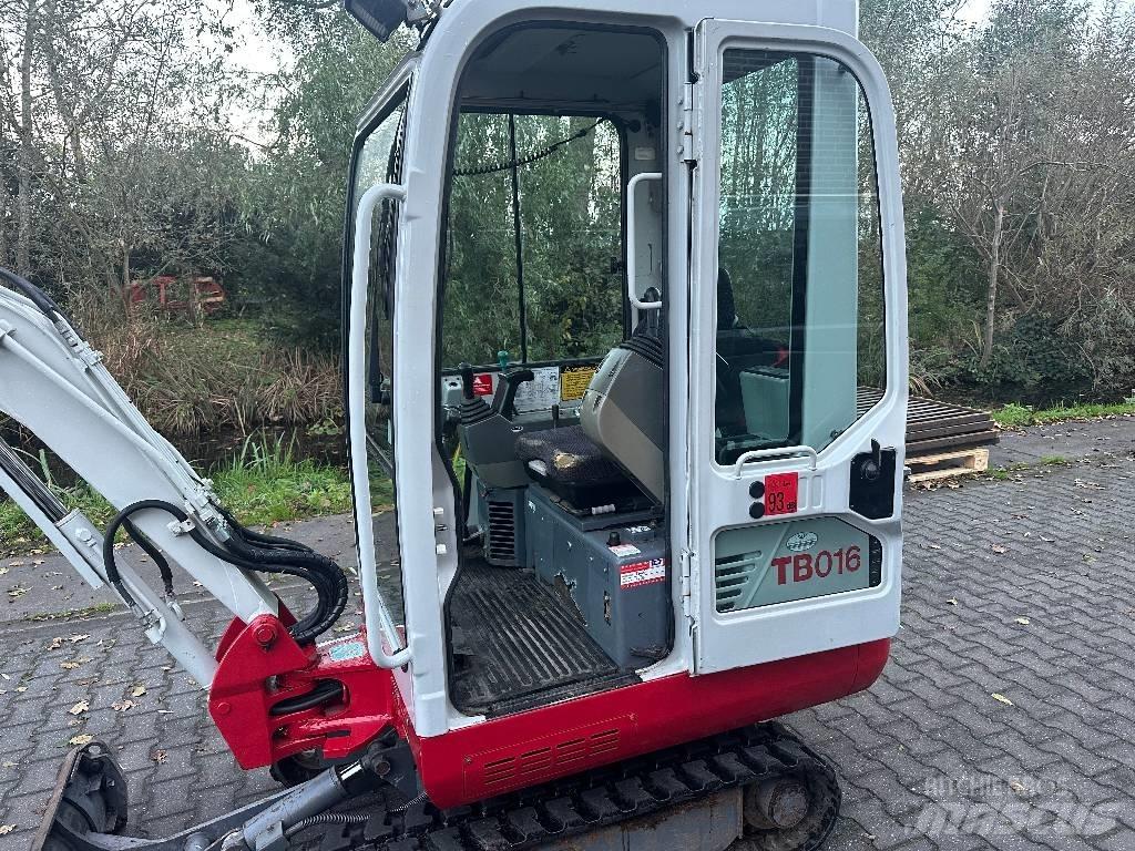 Takeuchi TB 016 Mini bagri <7t