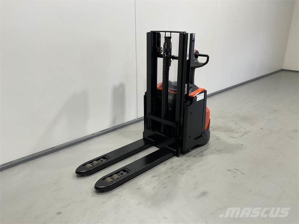 Toyota SWE200D Samopogonski ročni viličarji