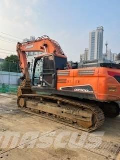Doosan DX 300 LC-5 Bagri goseničarji