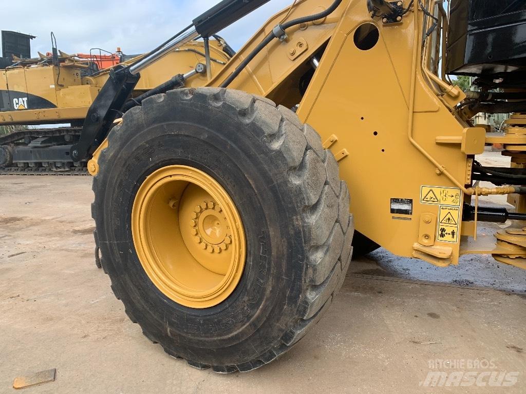 CAT 924 H Kolesni nakladalci
