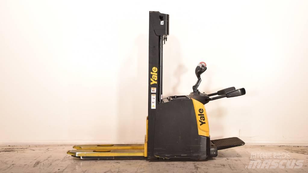 Yale MS 14 XIL Ročni električni viličar