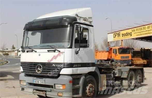 Mercedes-Benz 2531 Kontejnerski tovornjaki
