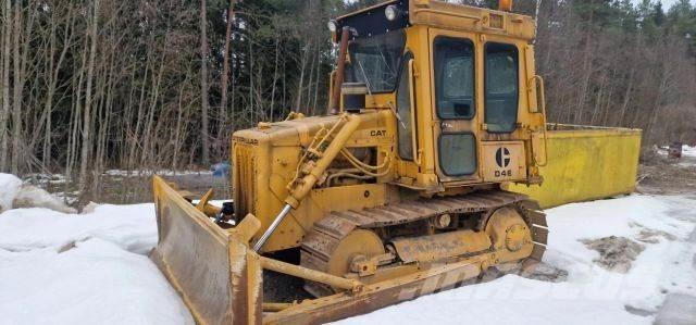 CAT D4E Buldožerji goseničarji