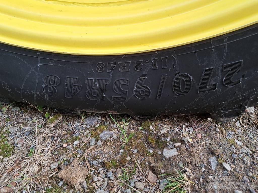 John Deere 740 i Vlečne škropilnice