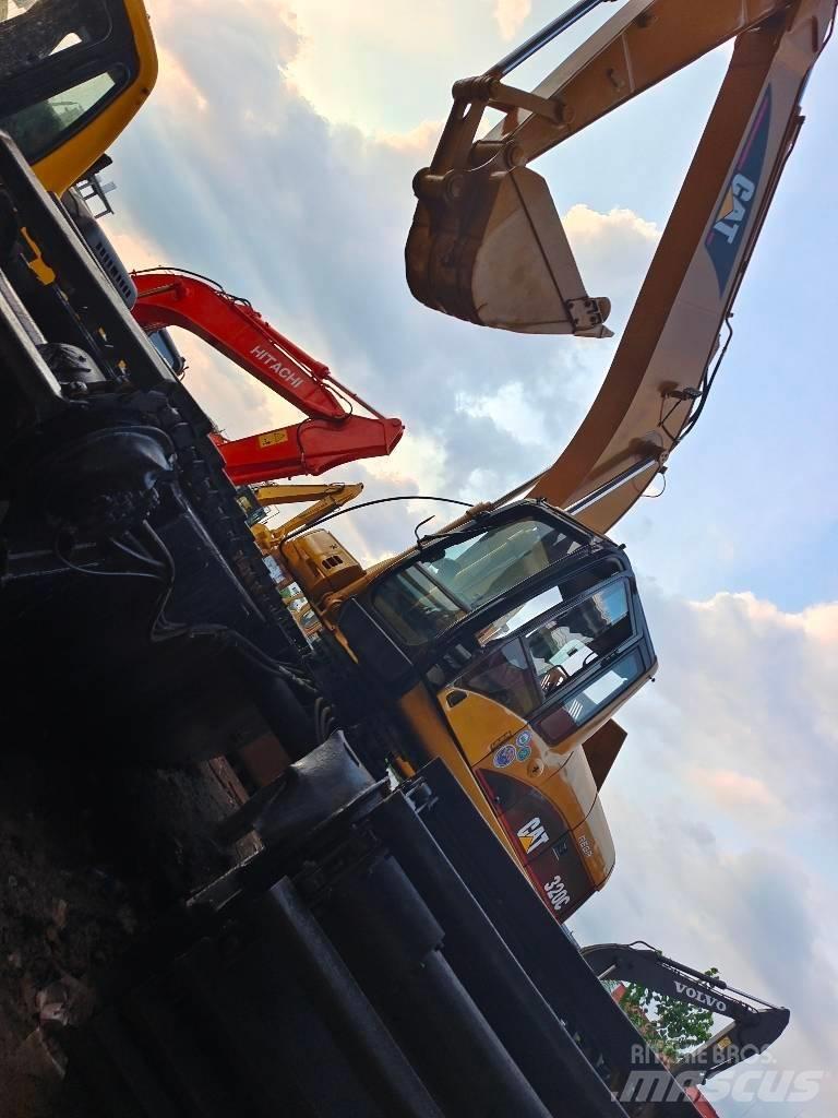 CAT 320 C Amfibijski bagri