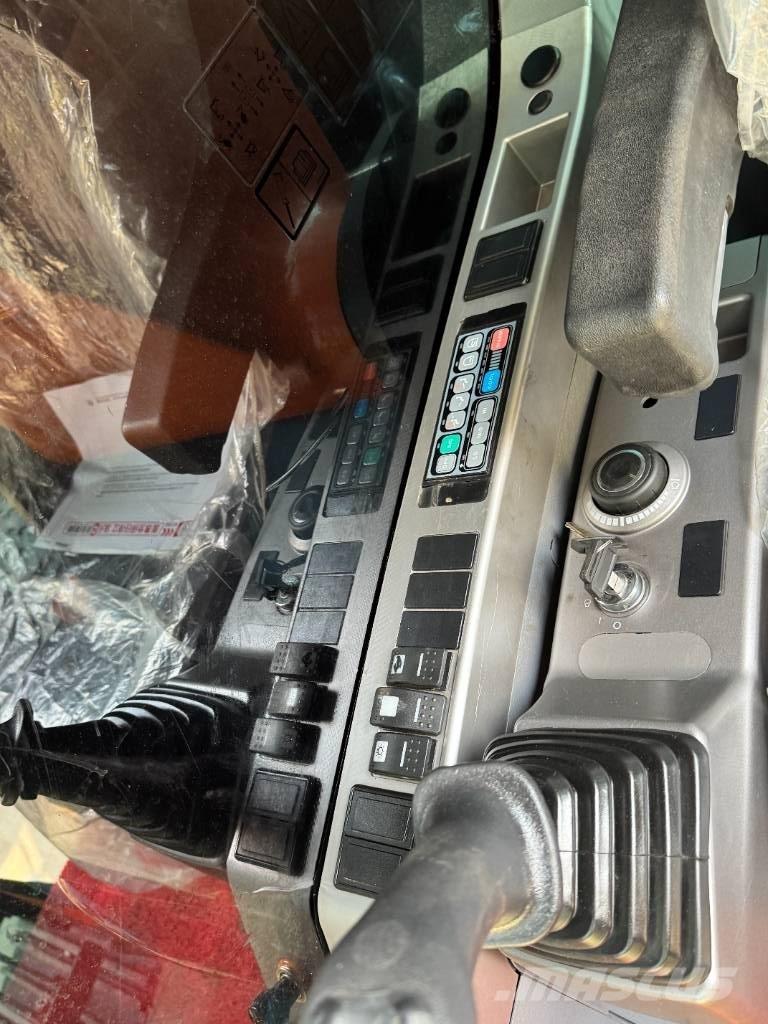 Doosan DX 225 Bagri goseničarji