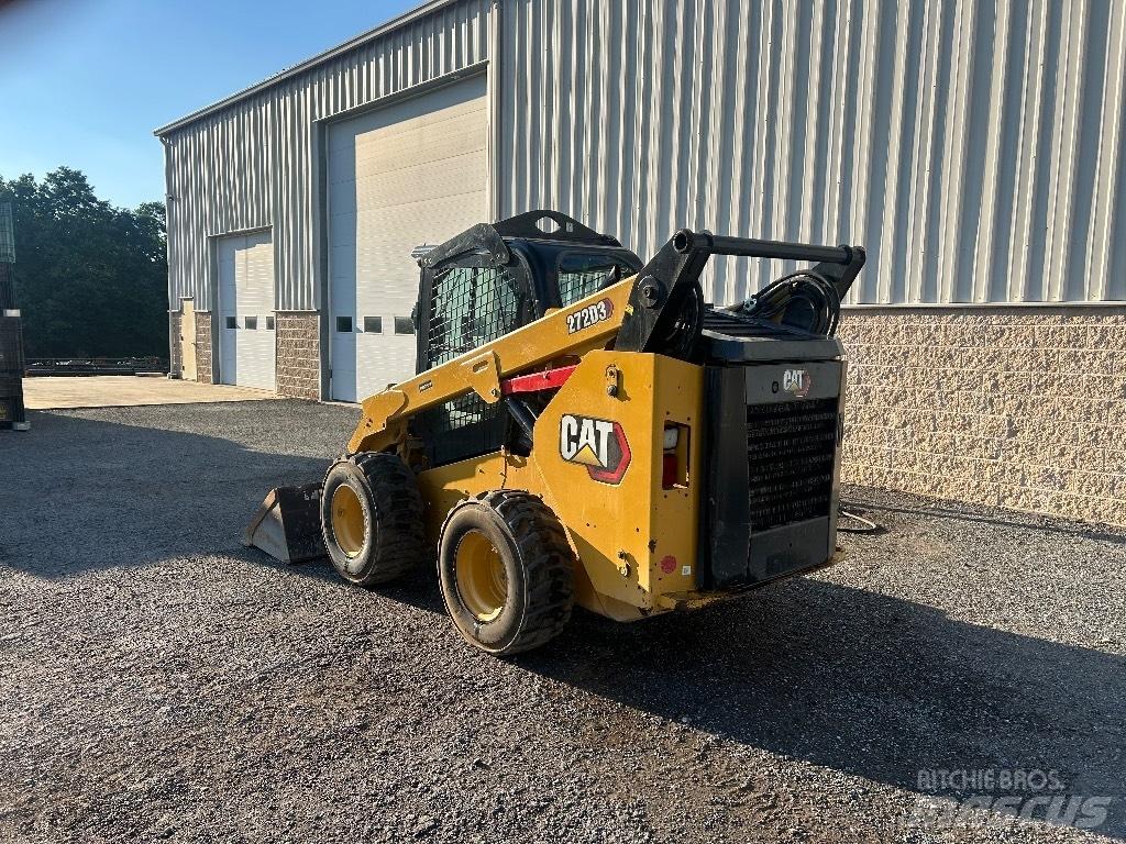 CAT 272 D3 Skid steer mini nakladalci