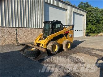 CAT 272 D3 Skid steer mini nakladalci