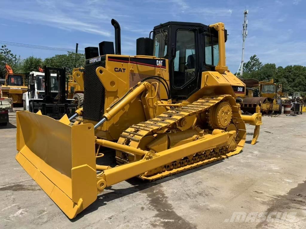 CAT D 6 M Buldožerji goseničarji