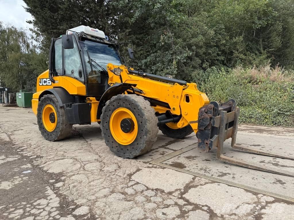 JCB TM 320 S Kolesni nakladalci