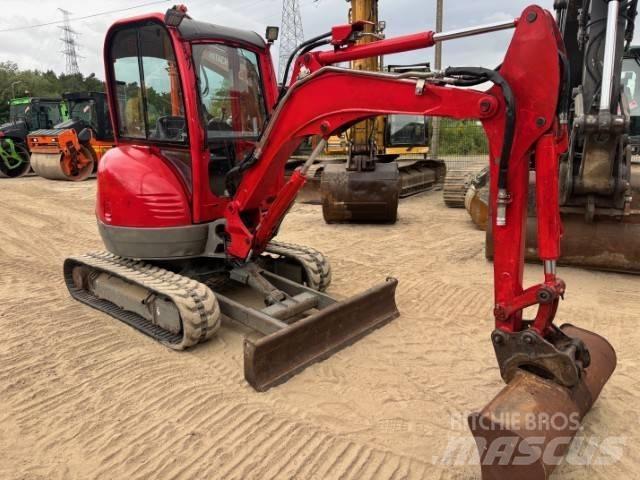 JCB 8025 Mini bagri <7t
