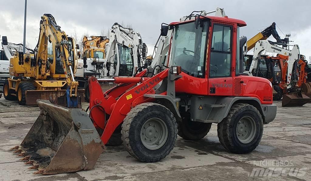Volvo L 30 G Kolesni nakladalci