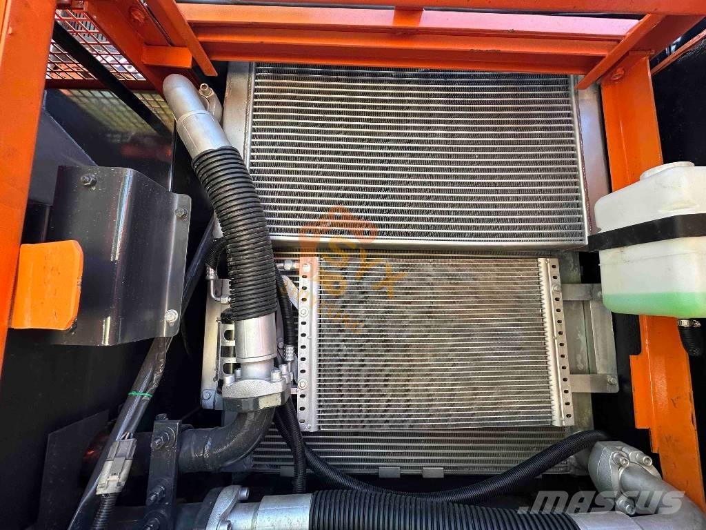 Doosan DX 225 LC Bagri goseničarji