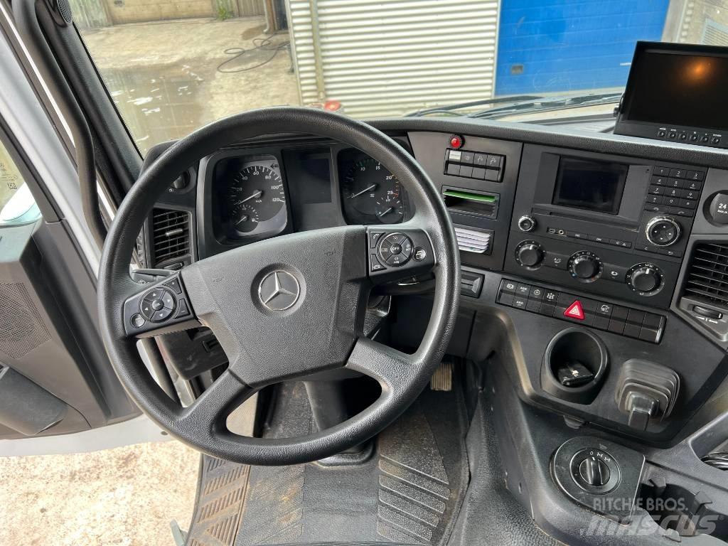 Mercedes-Benz 3246 Tovornjaki z žerjavom