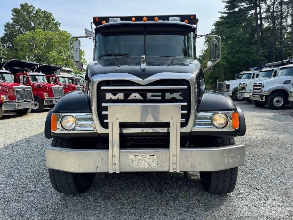 Mack Granite CV 713 Kiper tovornjaki