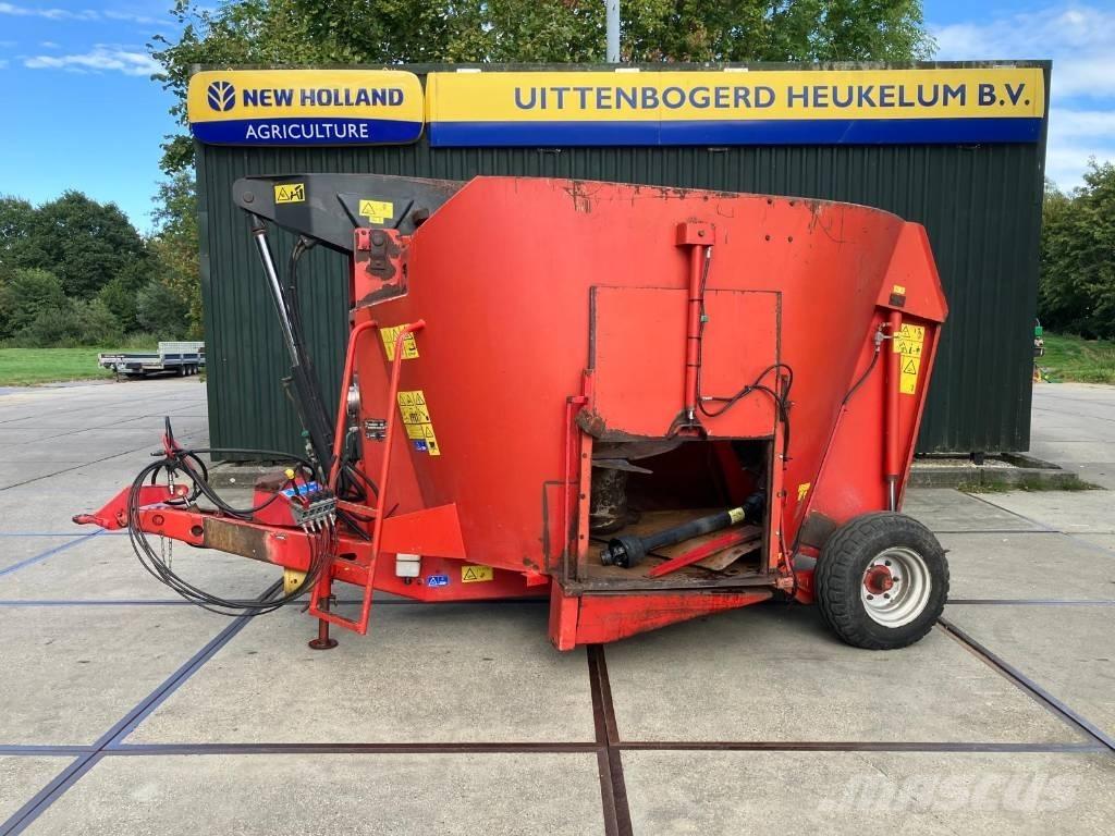 Trioliet GIGANT 900 Mešalne hranilnice