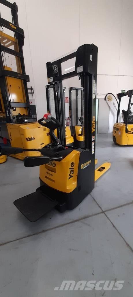 Yale MS12X Ročni električni viličar