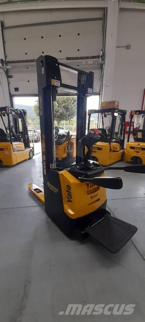 Yale MS12X Ročni električni viličar