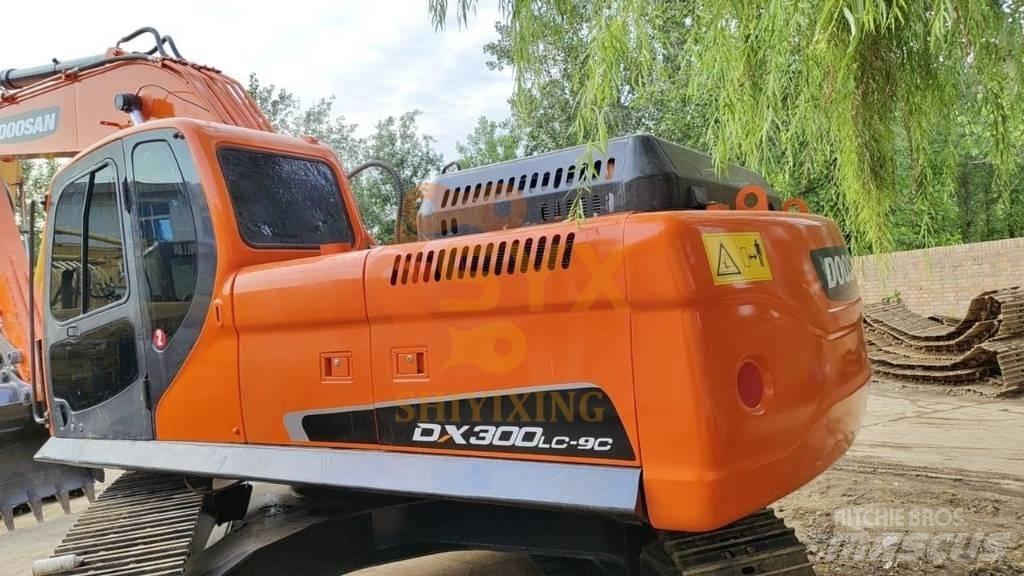 Doosan DX300LC-9C Bagri goseničarji