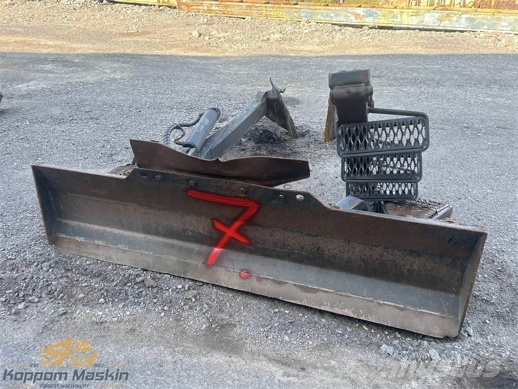 Valmet 890.2 Druge komponente